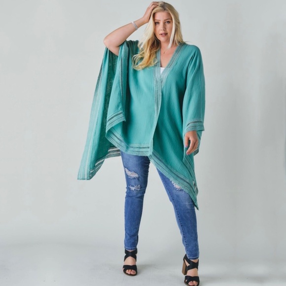 Davi & Dani | Gauzy Lace Detailed Turquoise Kimono - Picture 3 of 6